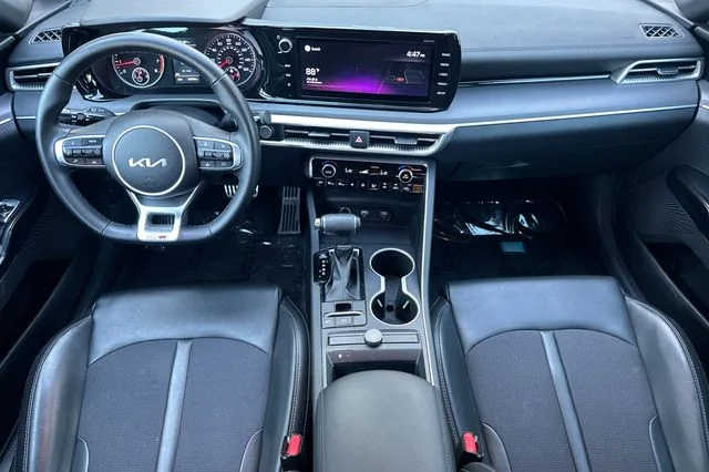 Used 2022 White Kia GT-Line image 15