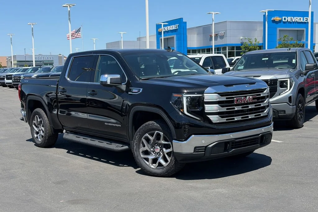 New 2026 Onyx Black GMC SLE image 2