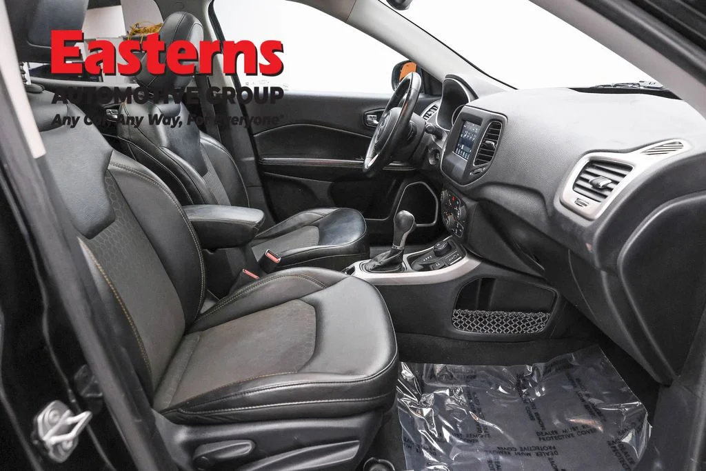 Used 2018 Black Jeep Latitude image 25