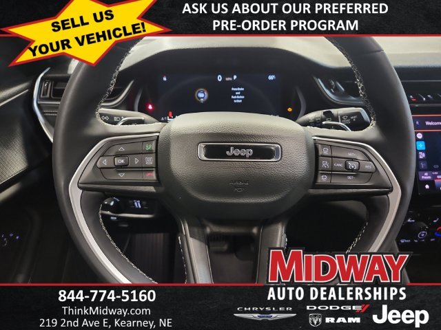 Used 2025 Gray Jeep Altitude X image 12