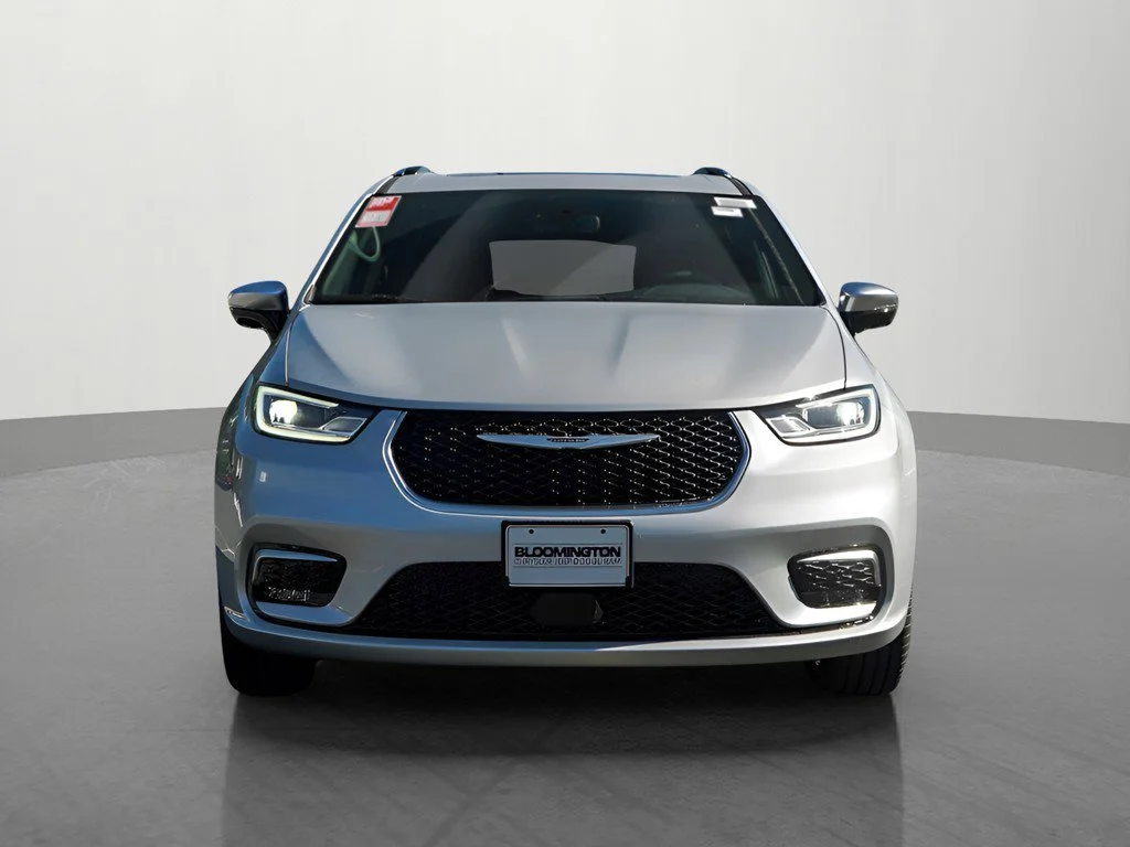 2026 Chrysler Pacifica Pinnacle - Photo 2