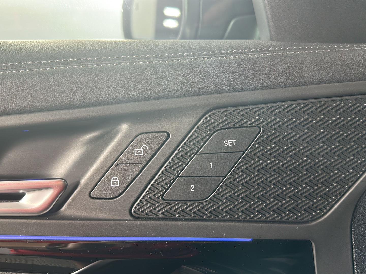 Used 2023 Jet Black BMW xDrive28i image 8