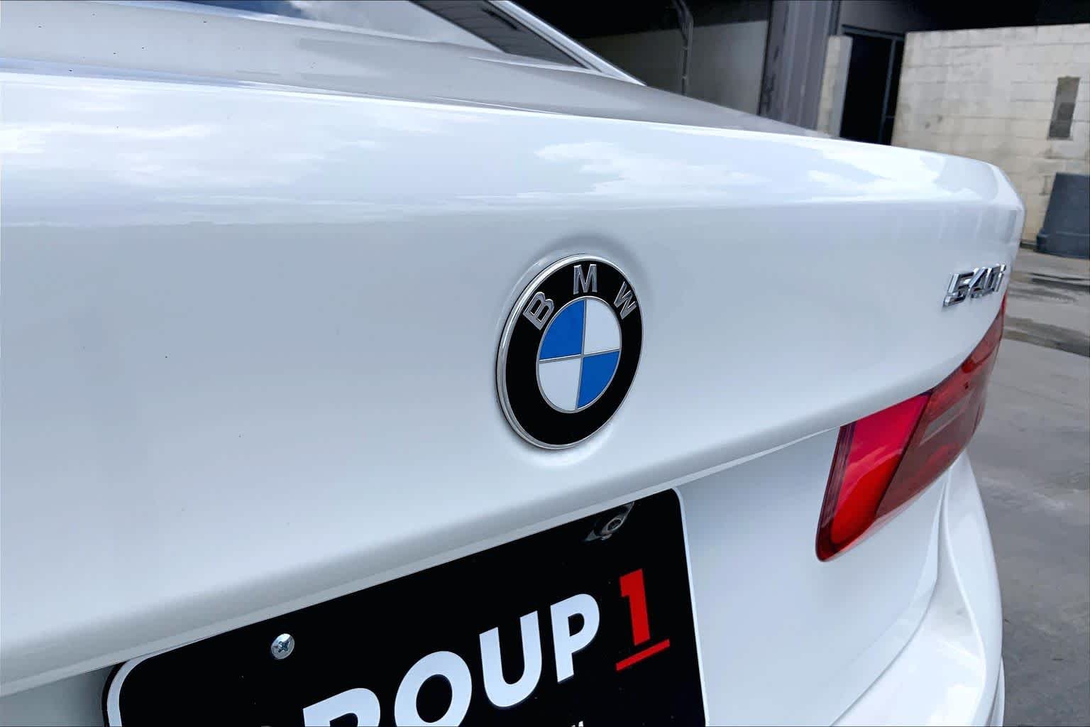 Used 2018 Mineral White Metallic BMW 540i image 10