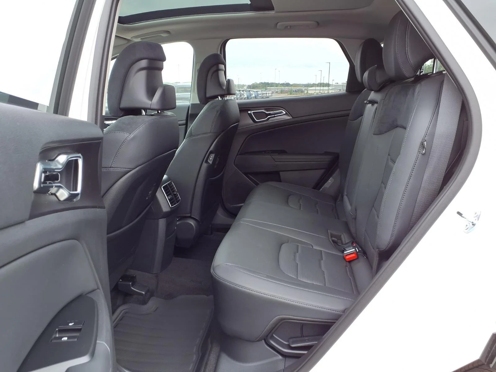 New 2027 Snow White Pearl Kia SX-Prestige image 15