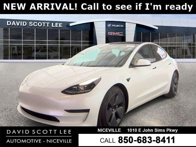 Used 2023 White Tesla Base image 1