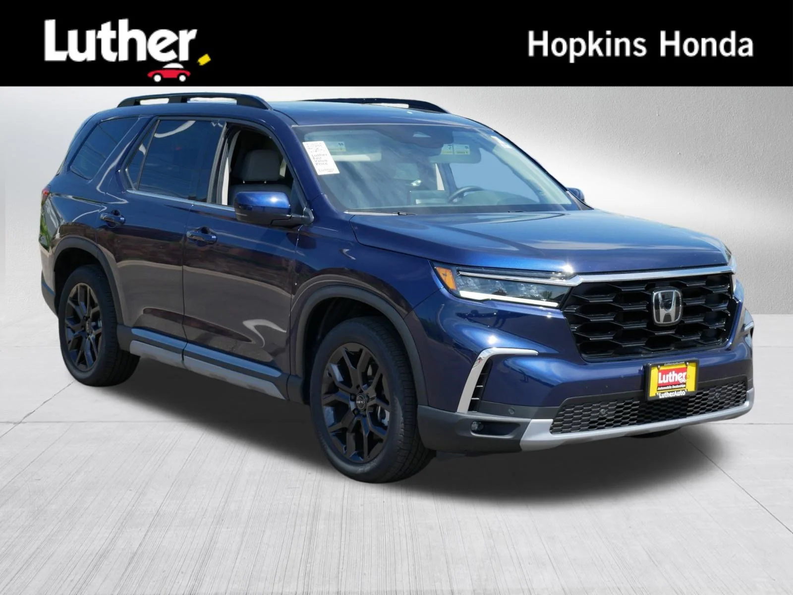 2025 Honda Pilot Touring AWD's photo