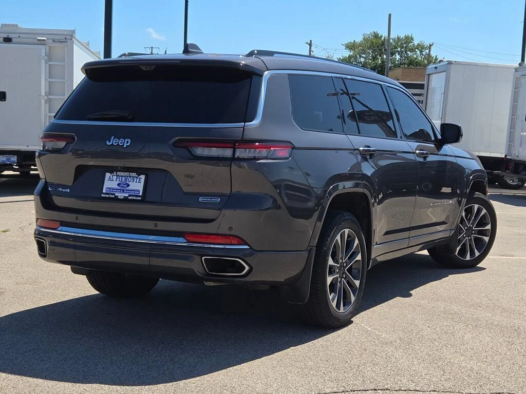 Certified Used 2021 Gray Metallic Jeep Overland image 13