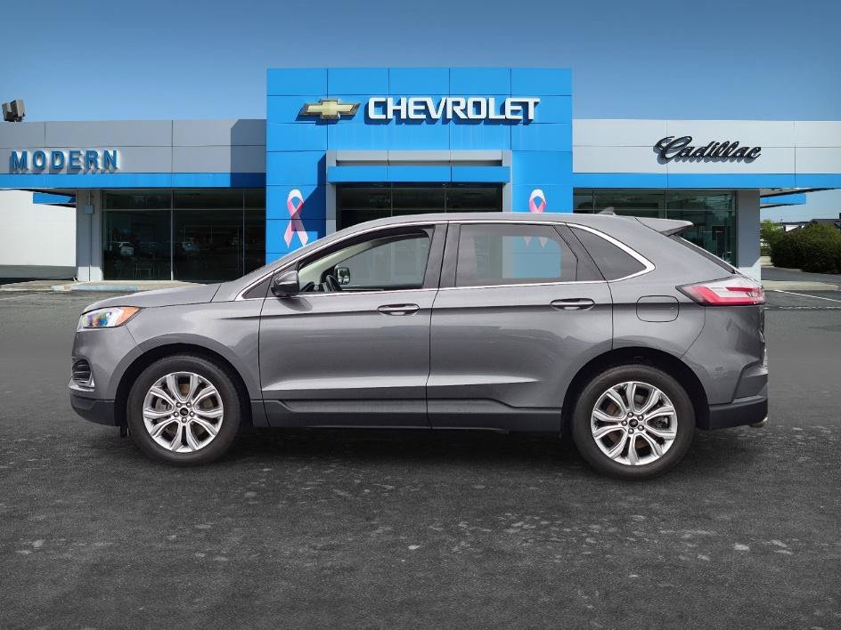 Used 2024  Ford Titanium image 2