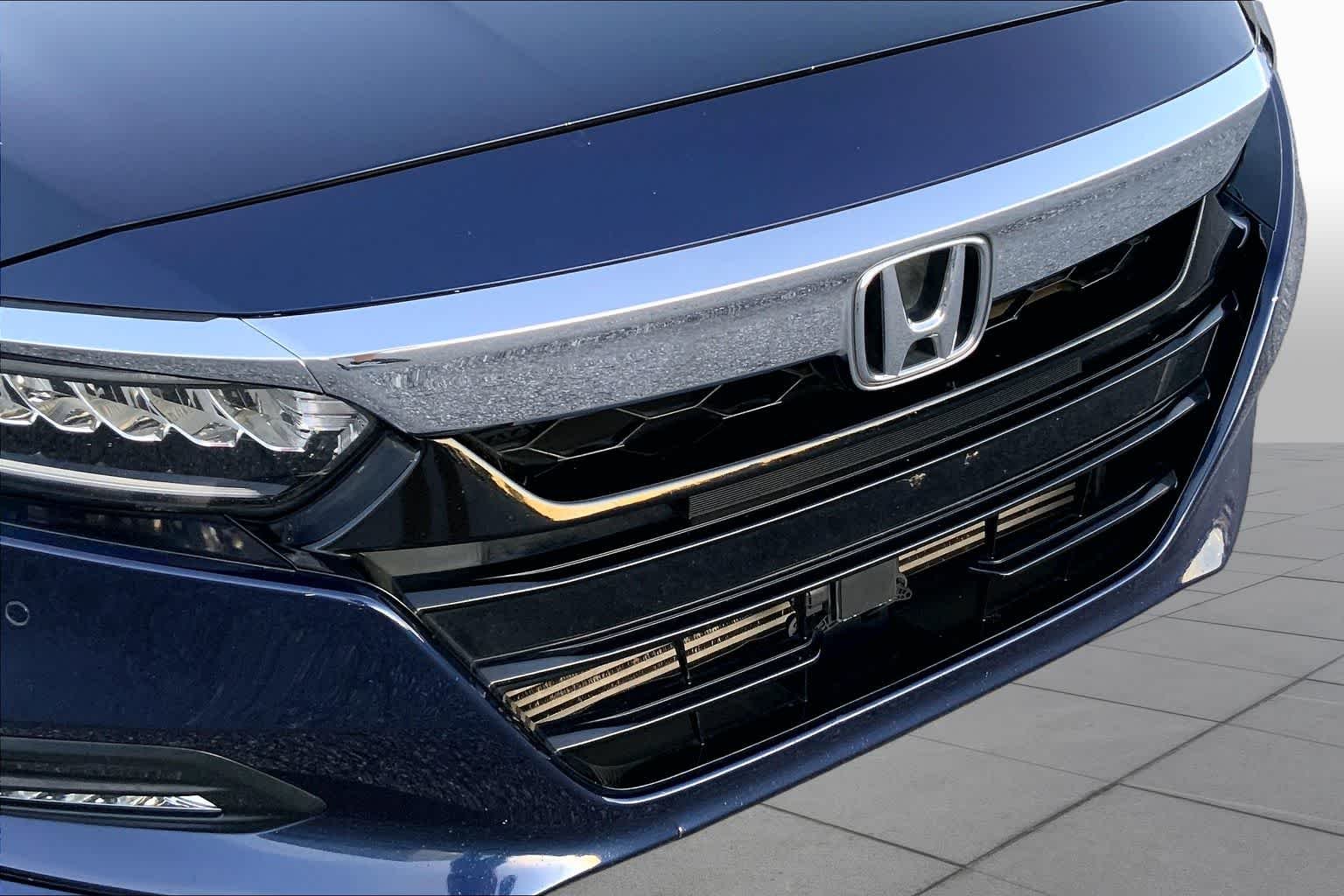 Used 2018 Obsidian Blue Pearl Honda Touring 1.5T image 29