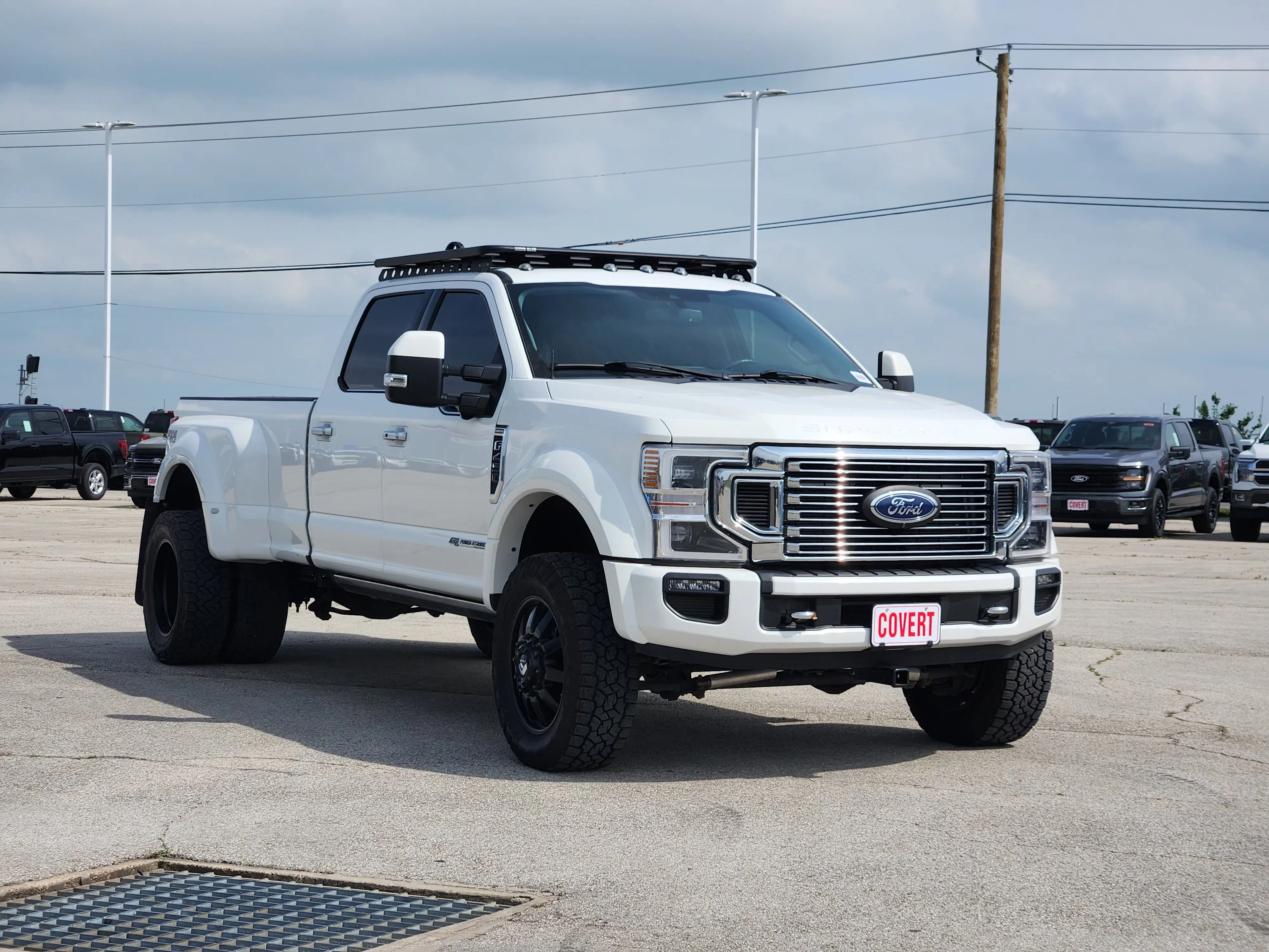 Used 2022  Ford Limited image 3