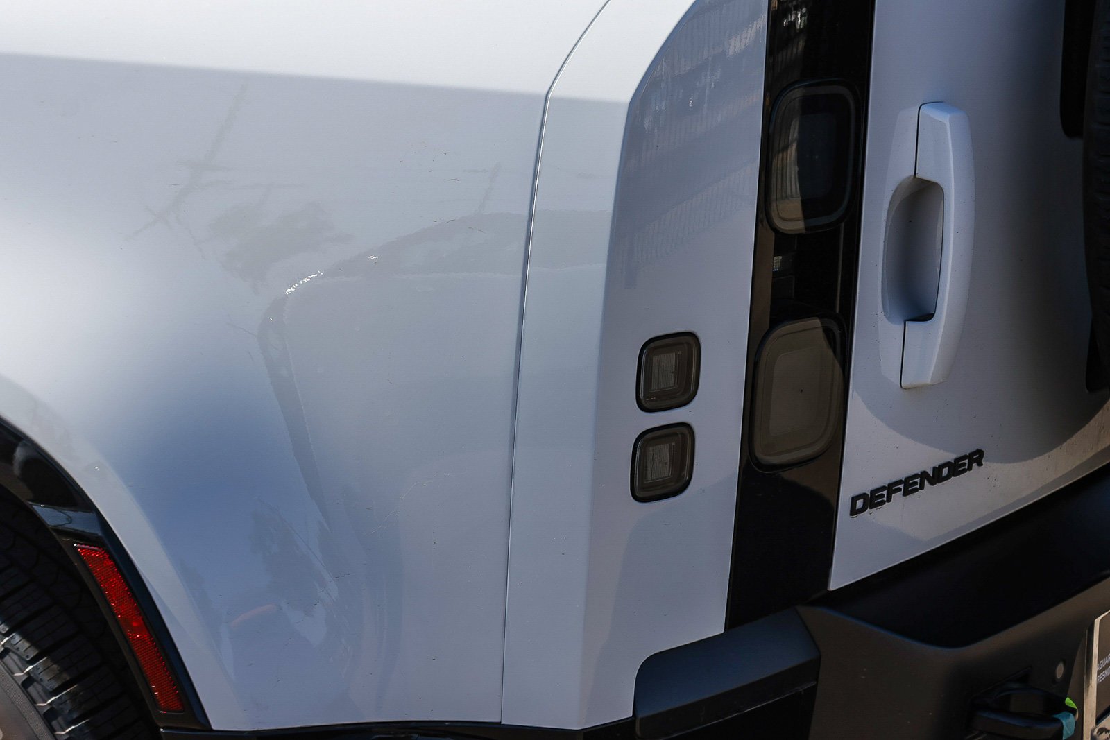 New 2026 Fuji White Land Rover X-Dynamic SE image 8