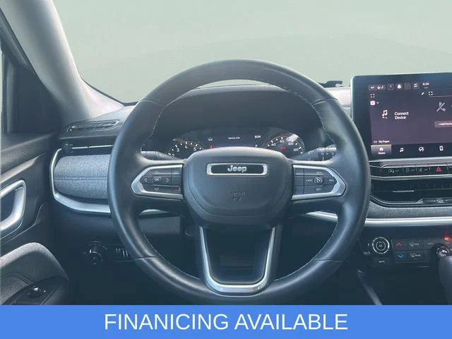 Used 2022 Bright White Clea Jeep Latitude image 10