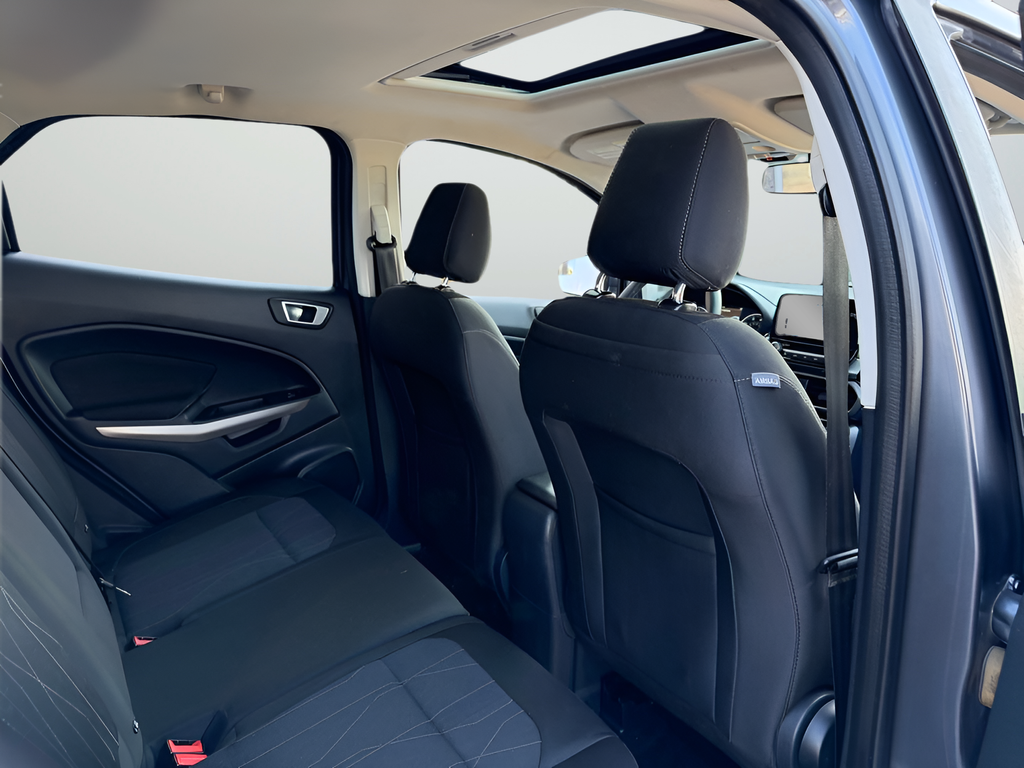 Used 2018 Gray Ford SE image 26