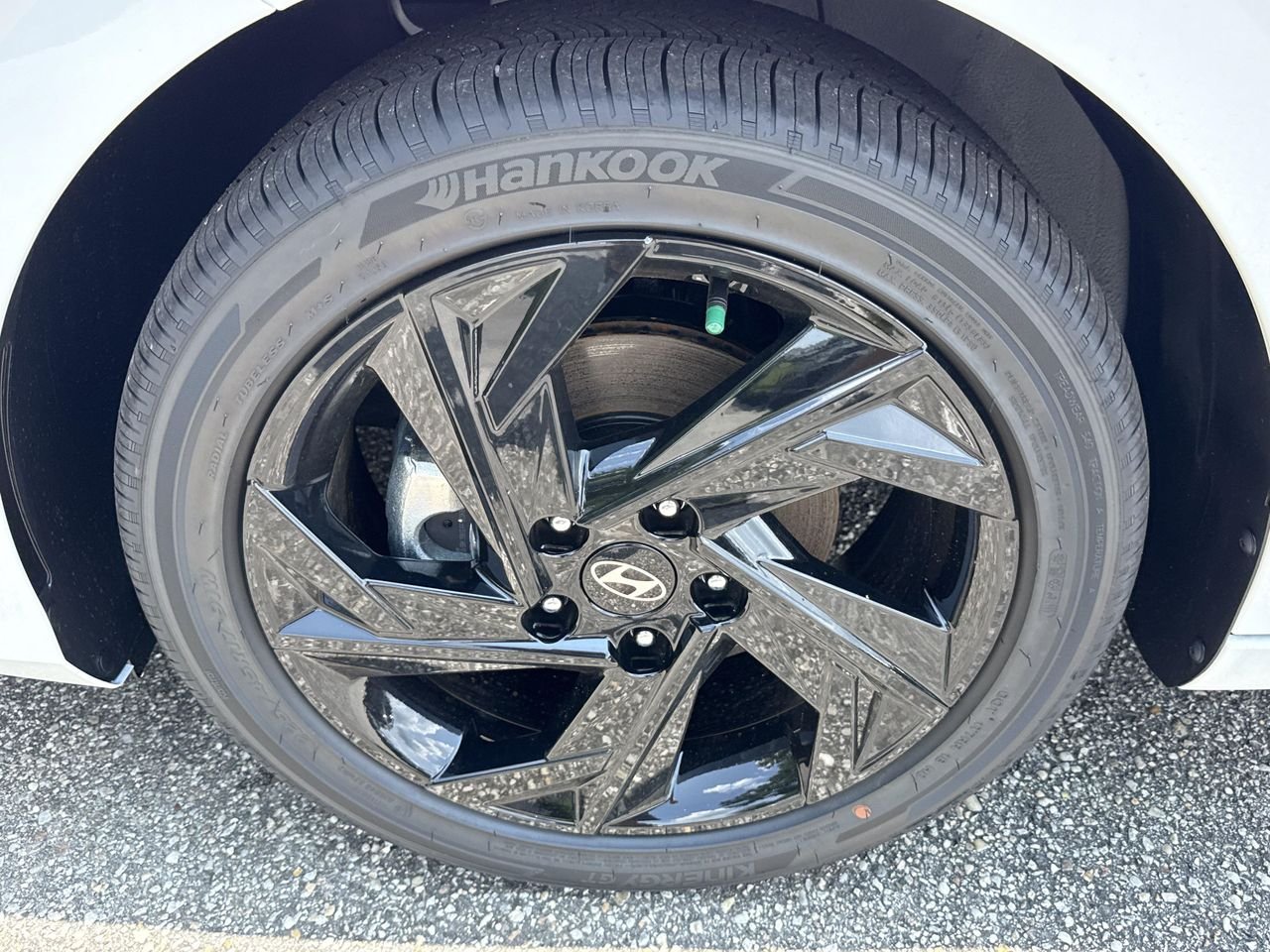 New 2026 Serenity White Hyundai SEL Sport Premium image 9