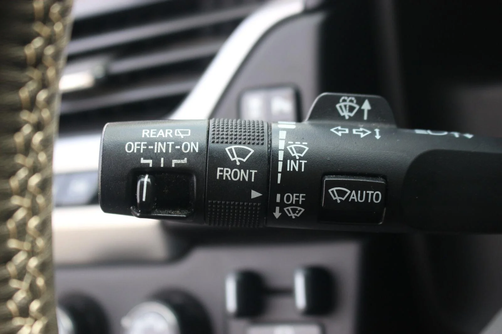 Used 2020 BLACK Chevrolet Premier image 22