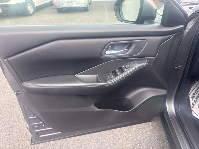 Used 2024 Gray Nissan SV image 17