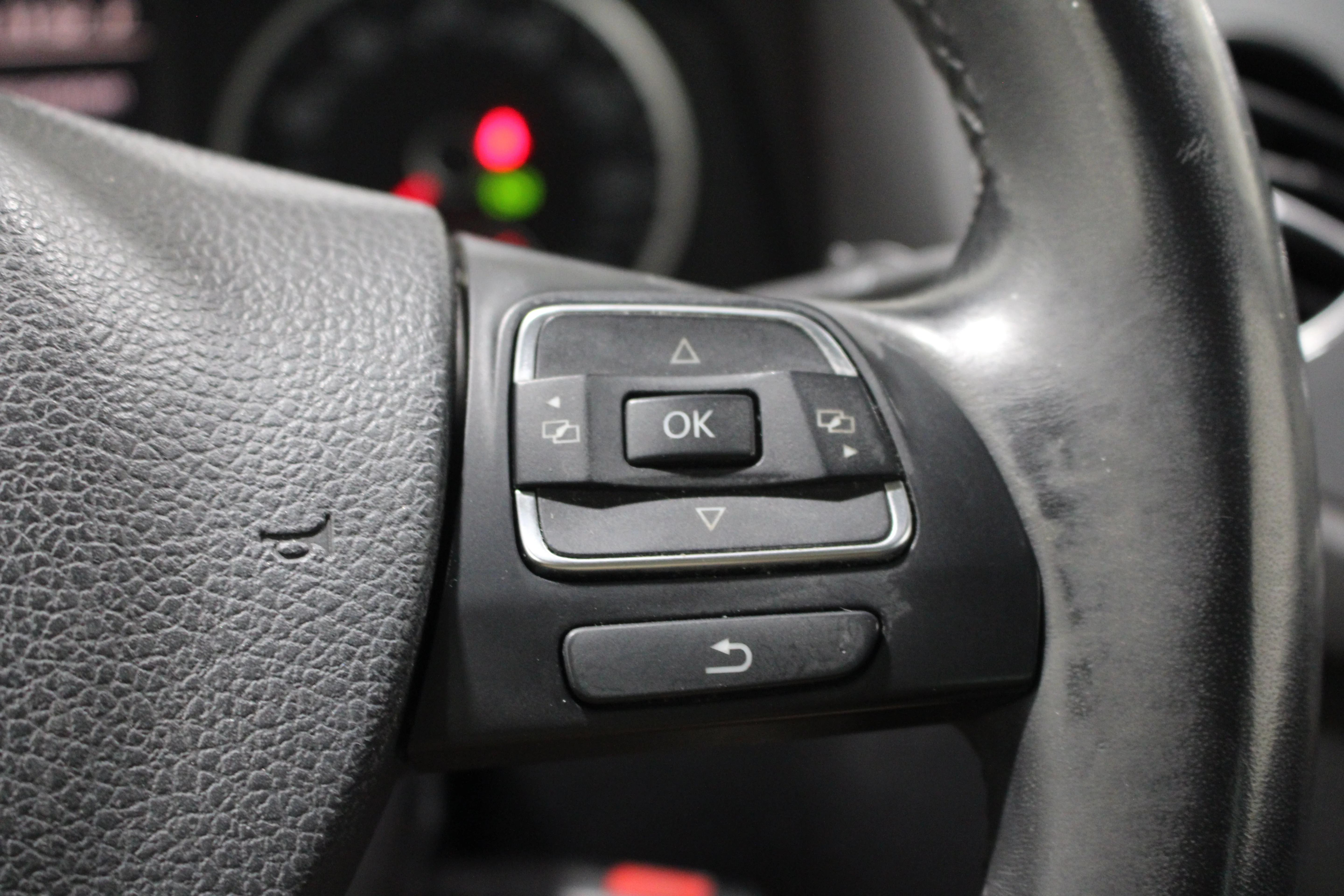 2014 Volkswagen Tiguan SE - Photo 12