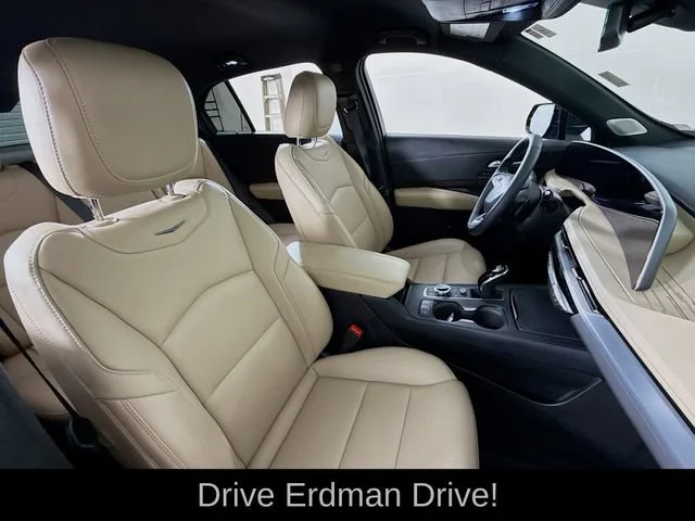 2025 Cadillac XT4 Premium Luxury - Photo 24