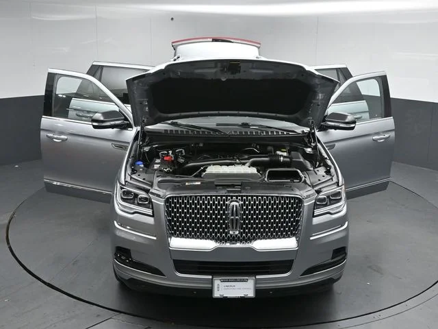 Used 2023 Silver Lincoln Reserve image 56