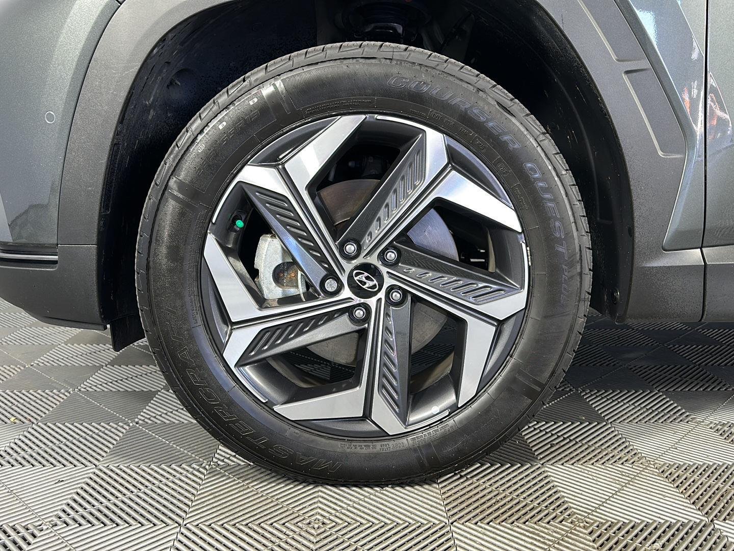 Used 2022 Amazon Gray Hyundai Limited image 8