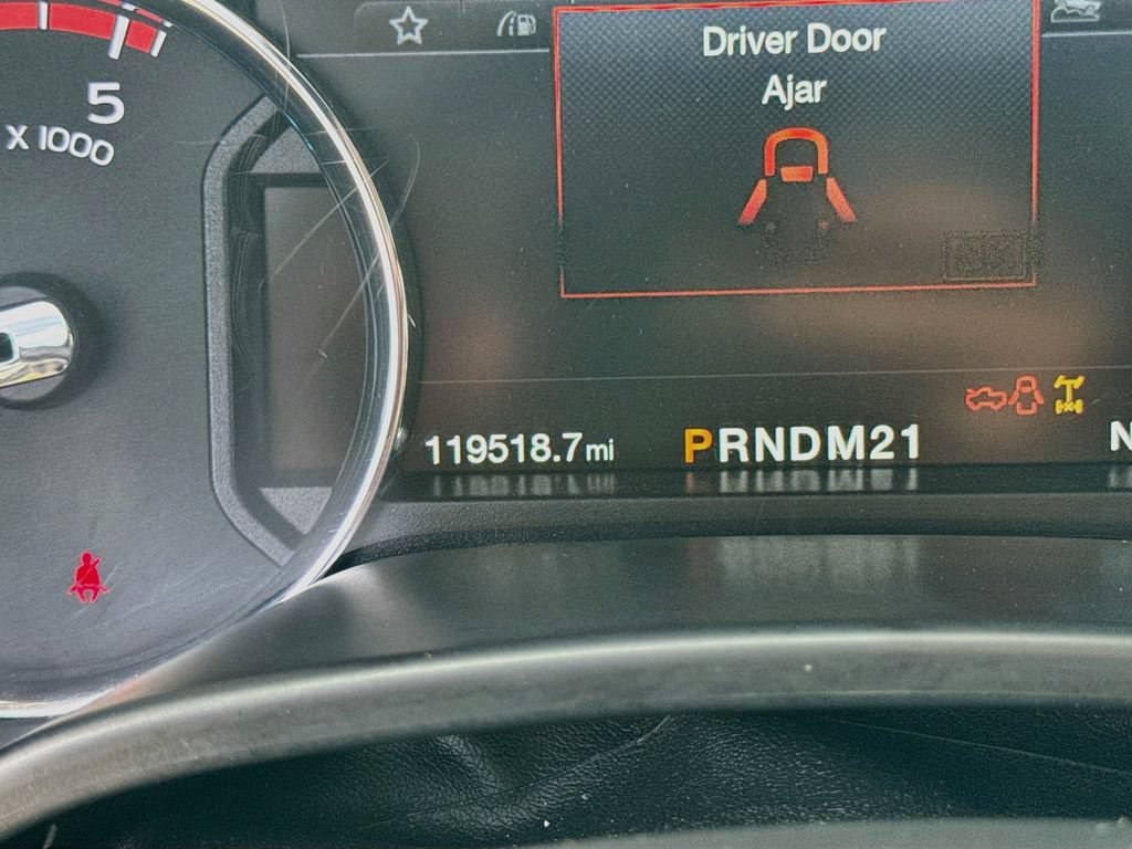 Used 2017  Ford Lariat image 12