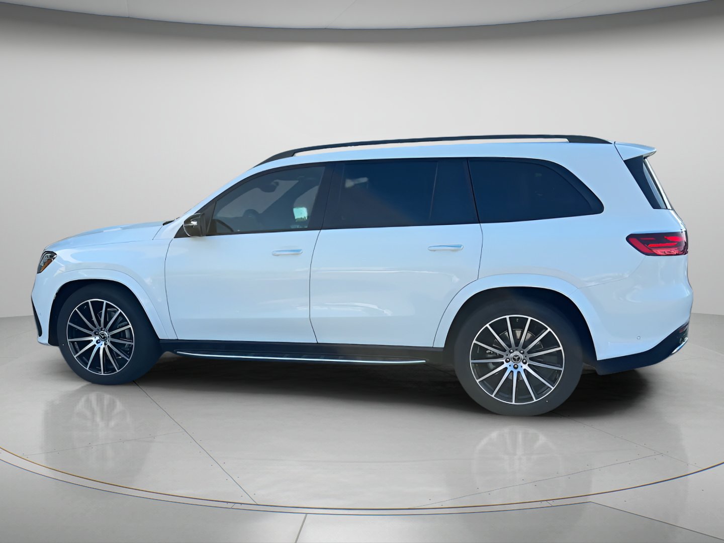 Certified Used 2026 Polar White Mercedes-Benz GLS 450 image 2