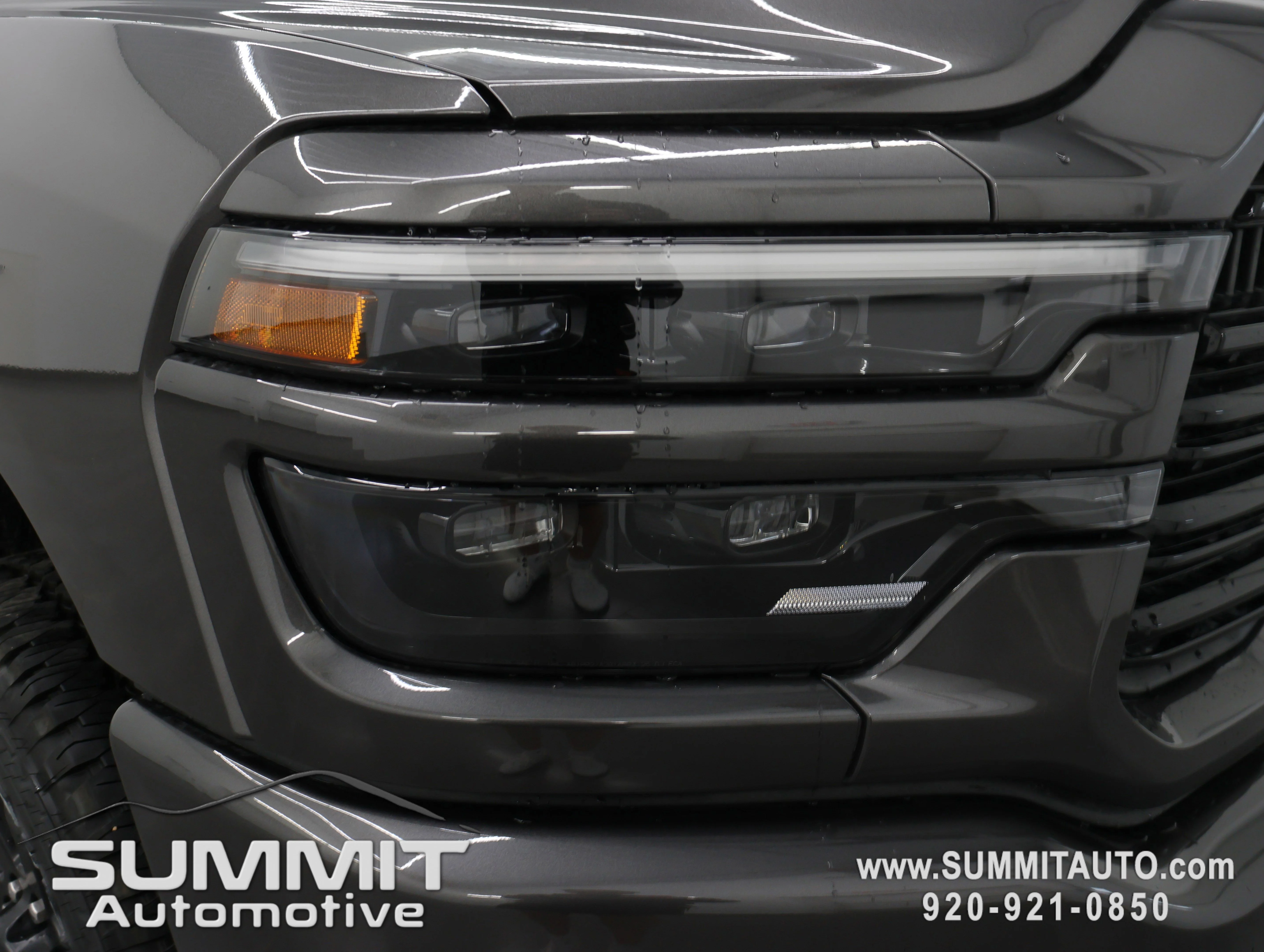 New 2026 Granite Crystal Metallic Clear-Coat Exterior Paint RAM Laramie image 21