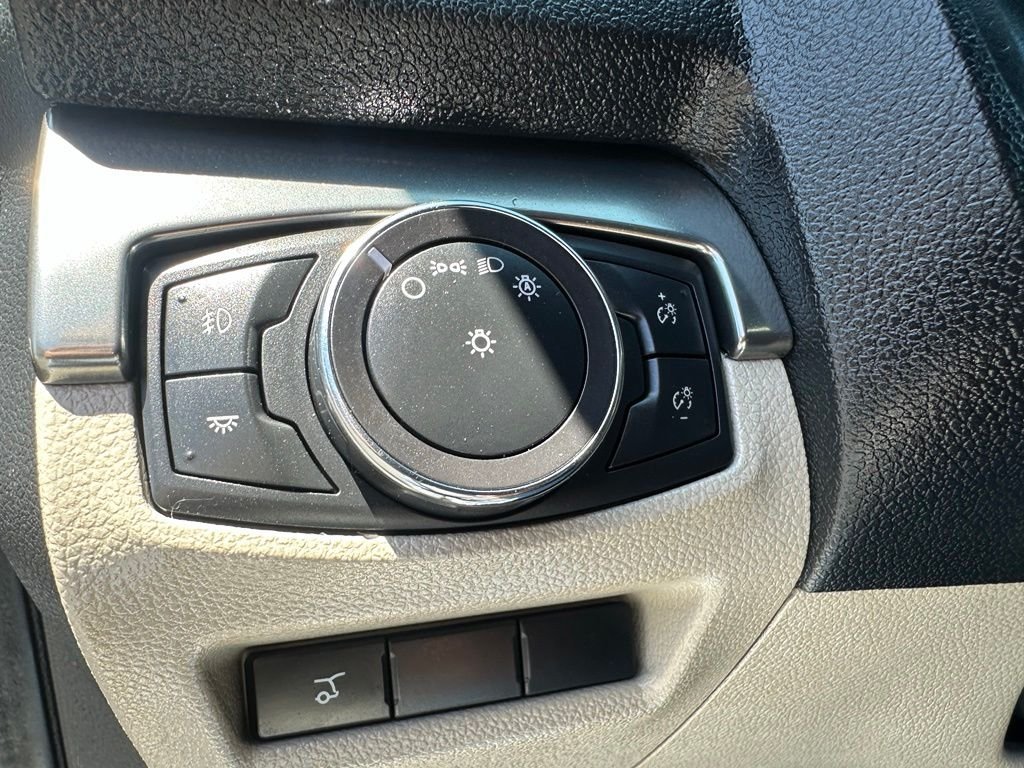 Used 2018 White Ford XLT image 9