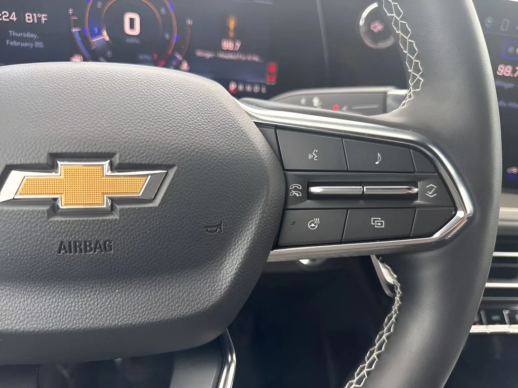 Used 2025 White Chevrolet LT image 16