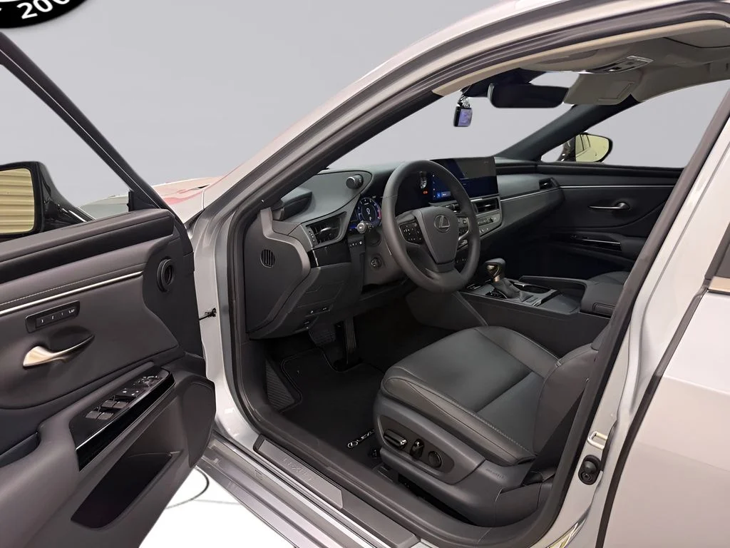 Used 2025 Silver Lexus 350 image 10