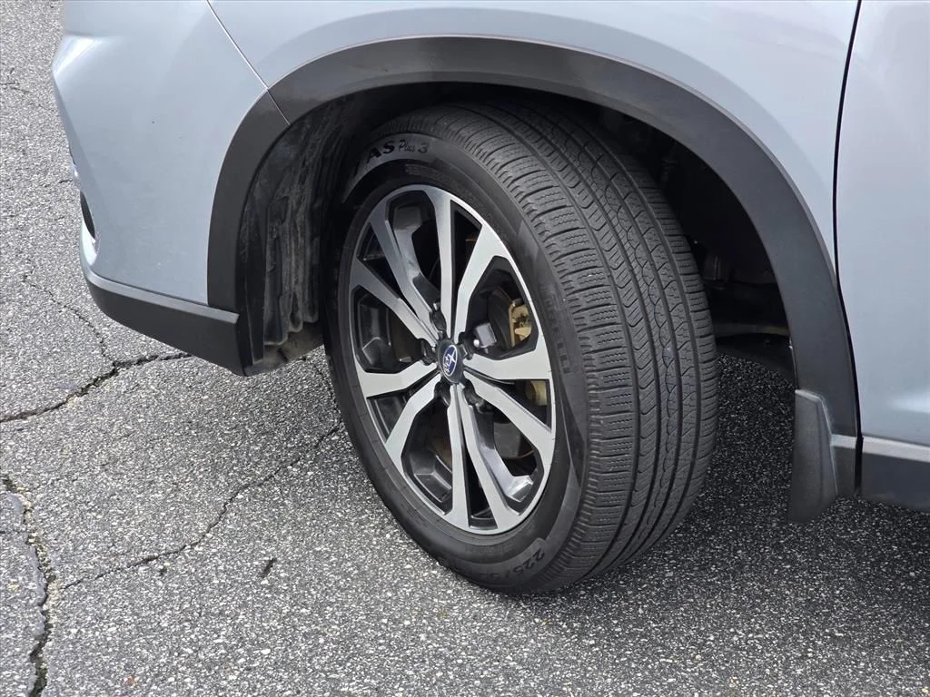Used 2019 Silver Subaru Limited image 27