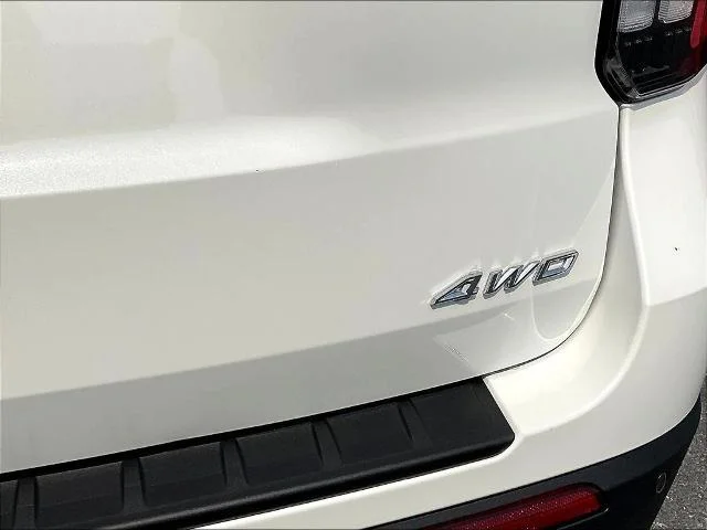New 2026 Star White Metallic Tri-Coat Ford Active image 45