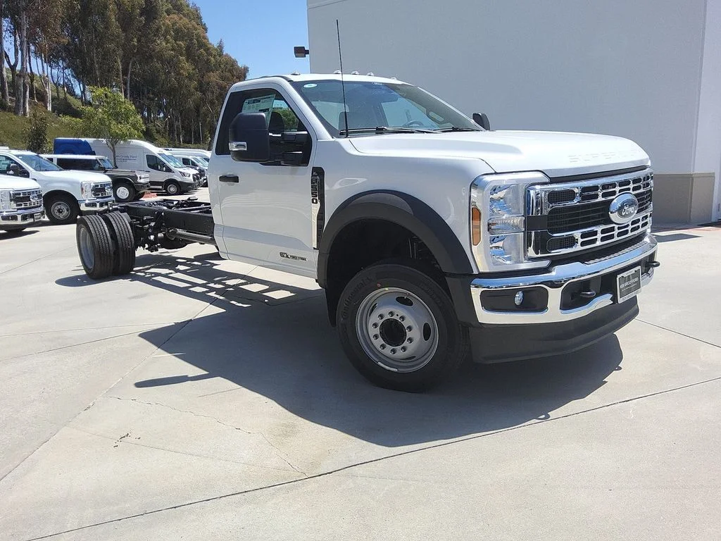 New 2026 Oxford White Ford XL image 3