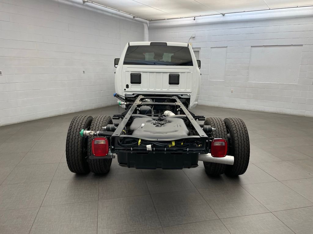 New 2026 Bright White Clearcoat RAM Tradesman image 4