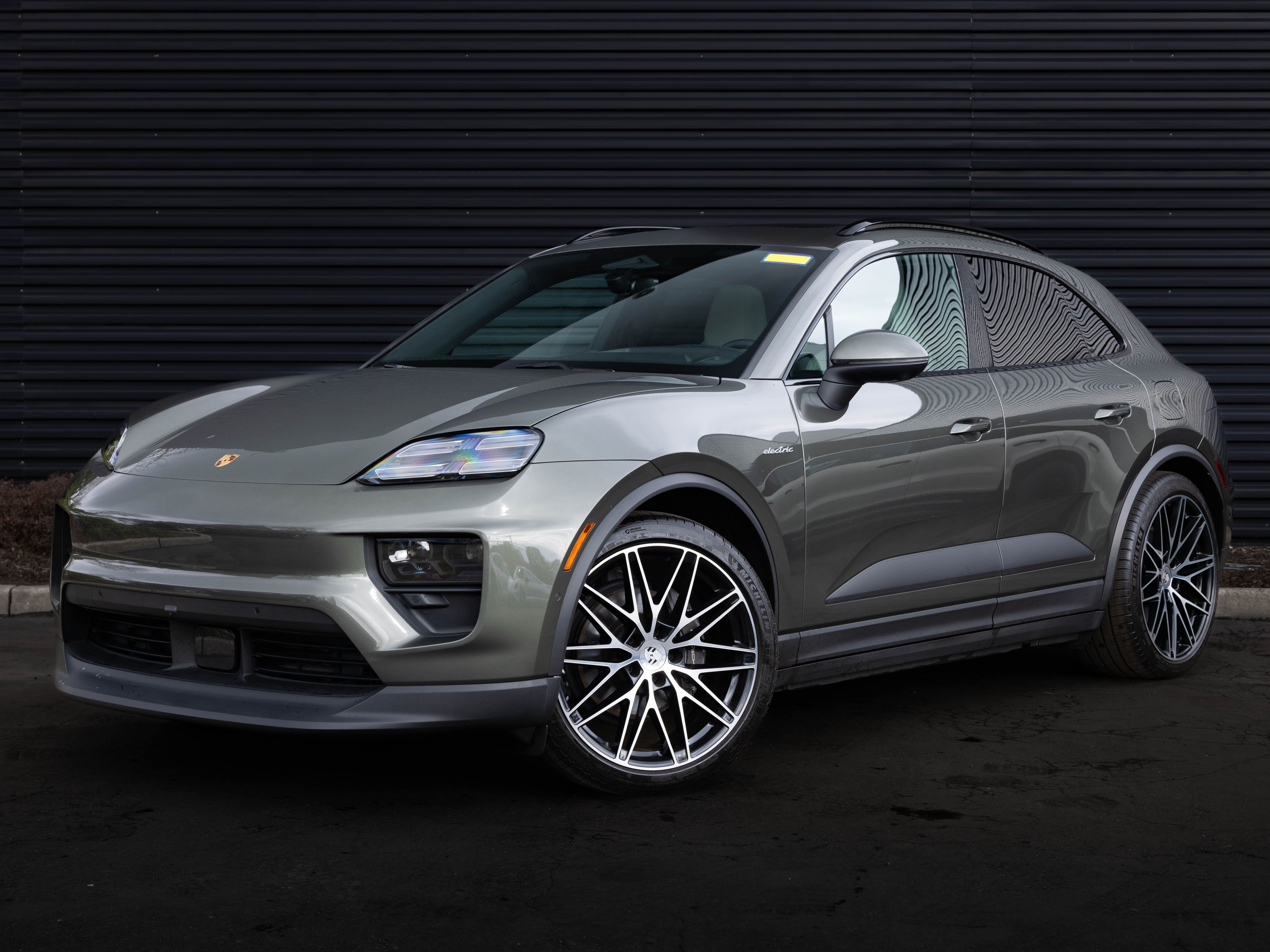 2024 Porsche Macan Base