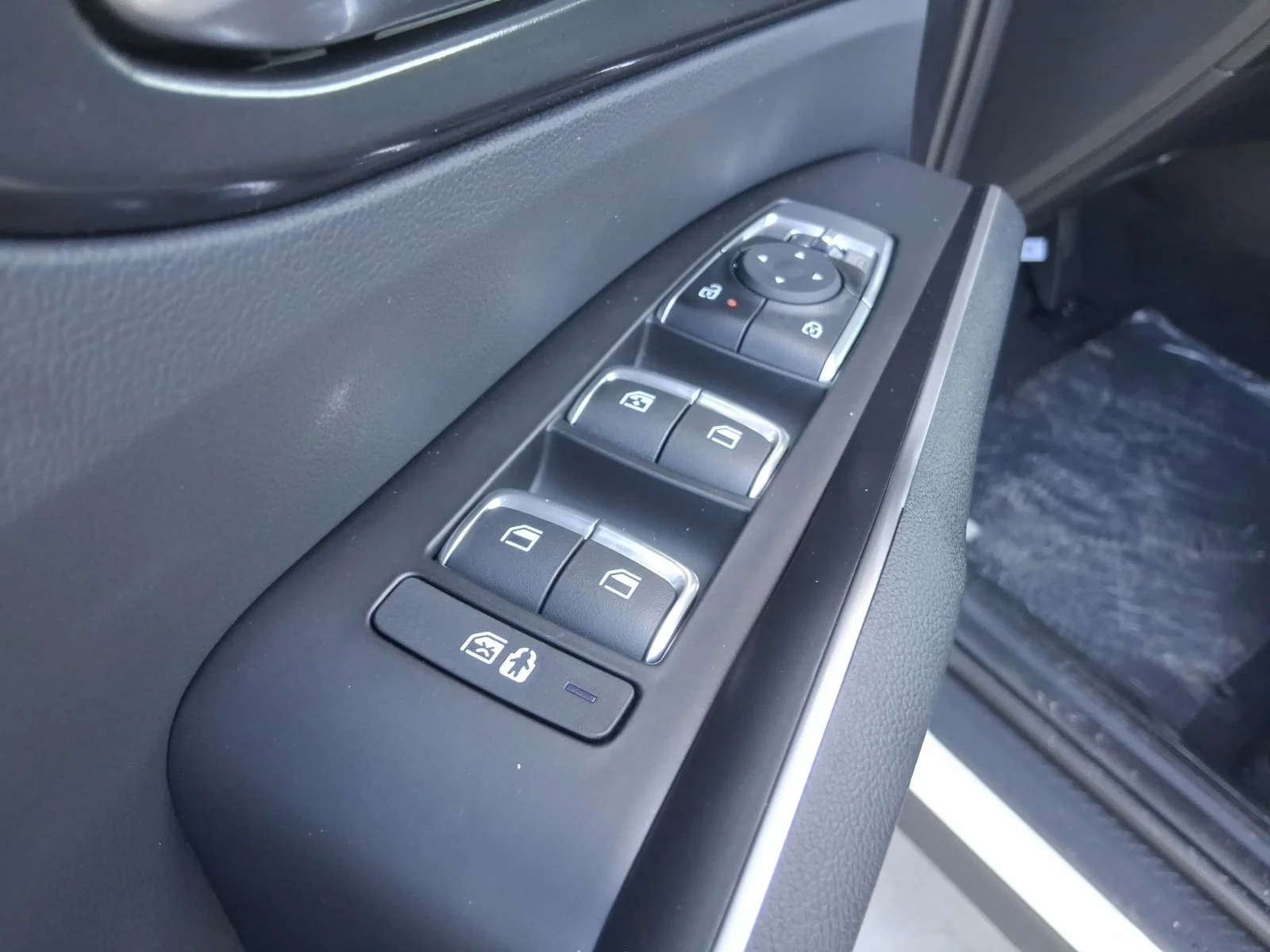 New 2026 White Kia S image 19