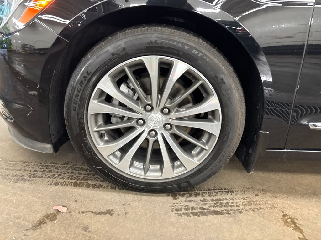 Used 2018 Black Buick Essence image 9