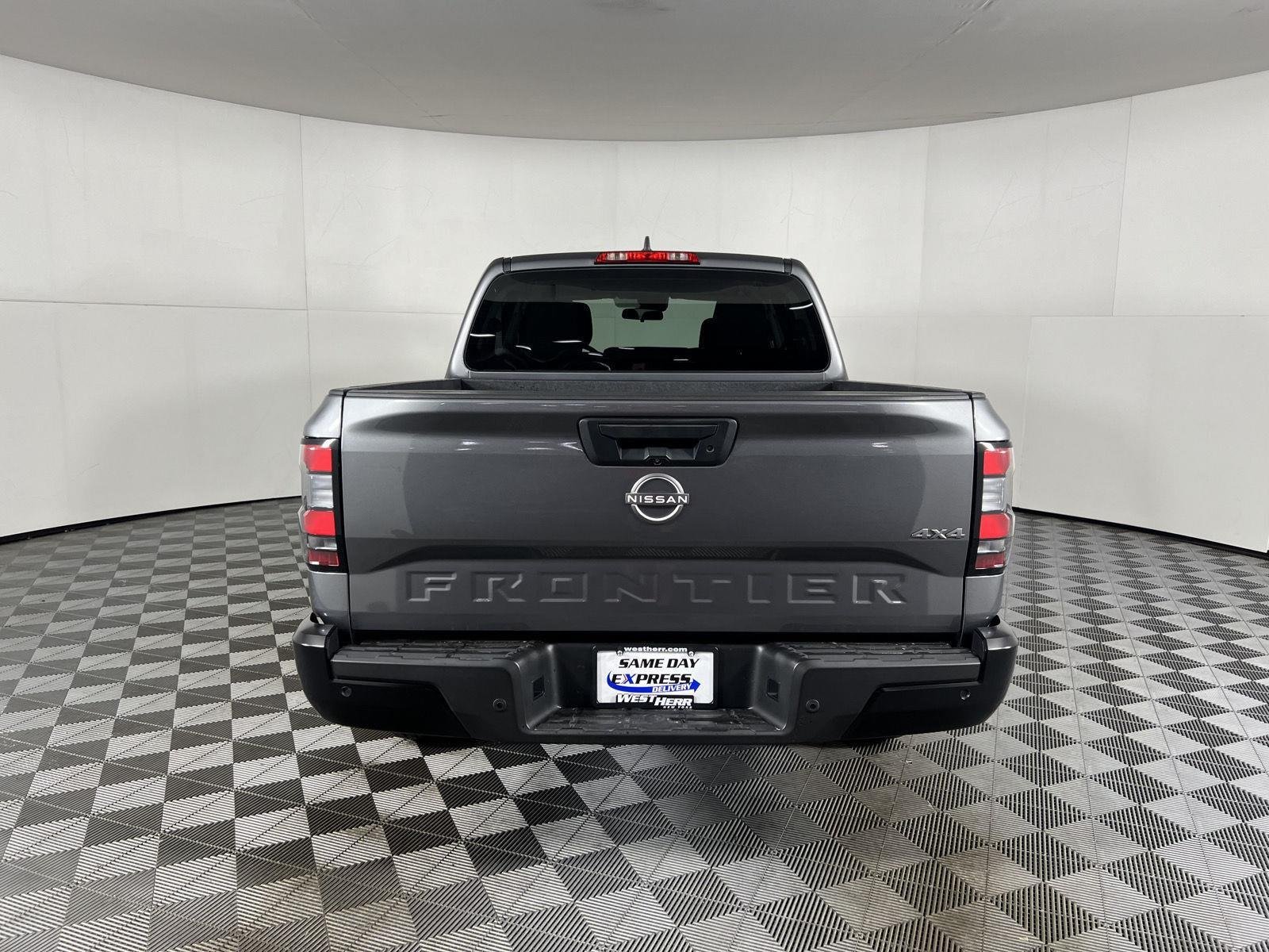 Used 2022 Gun Metallic Nissan S image 6