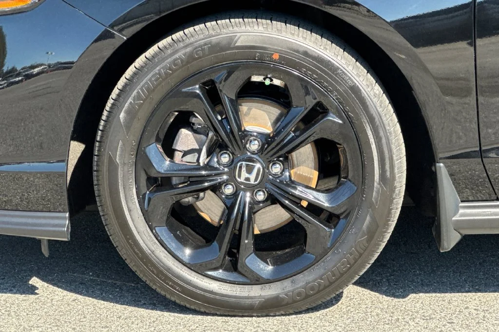 Used 2025  Honda SE image 32