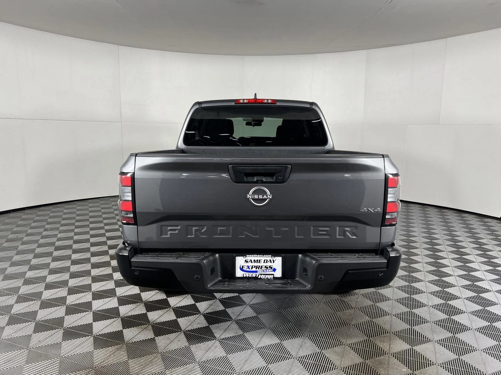 Used 2022 Gun Metallic Nissan S image 6