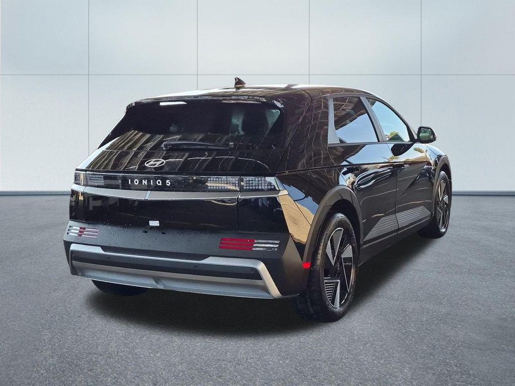 New 2026 Black Hyundai SEL image 6