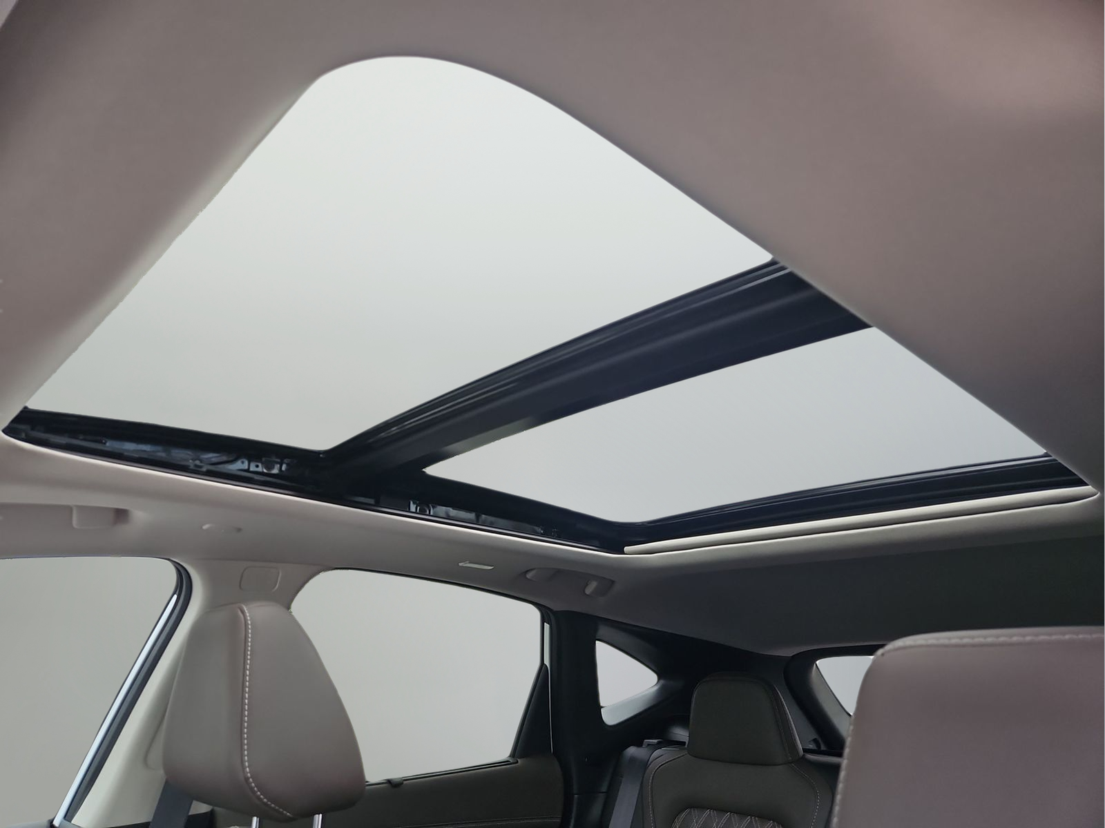 New 2026 White Nissan Platinum image 31
