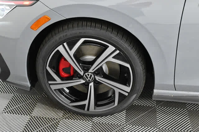 New 2026 Moonstone Gray Volkswagen SE image 28