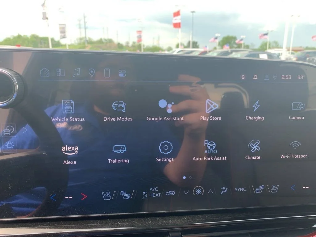 2025 Chevrolet Silverado EV RST - Photo 20