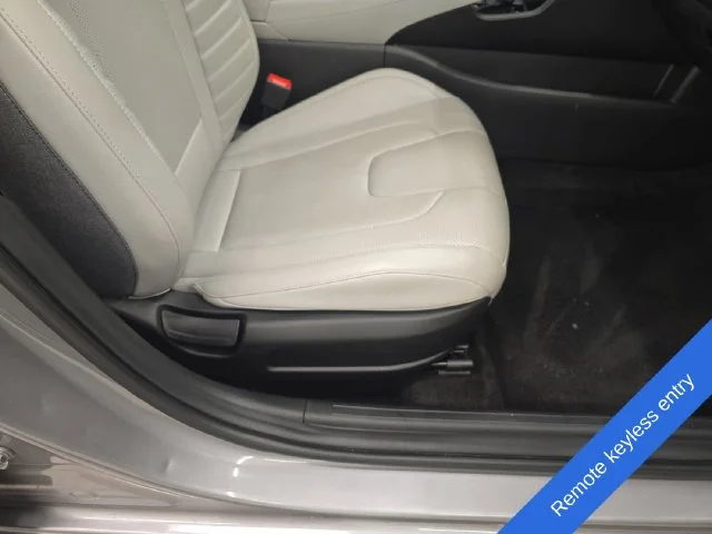 Used 2025 Metal Hyundai Limited image 10
