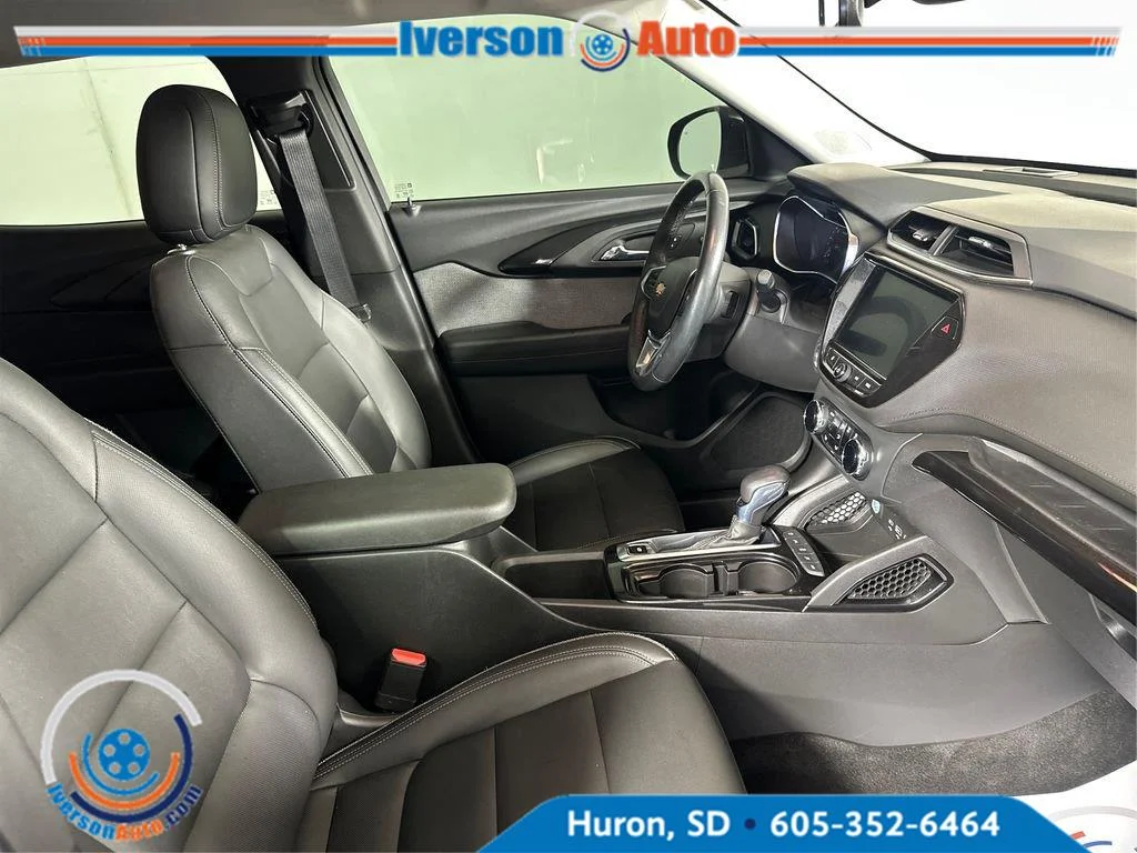 Used 2022 Mosaic Black Metallic Chevrolet LT image 31