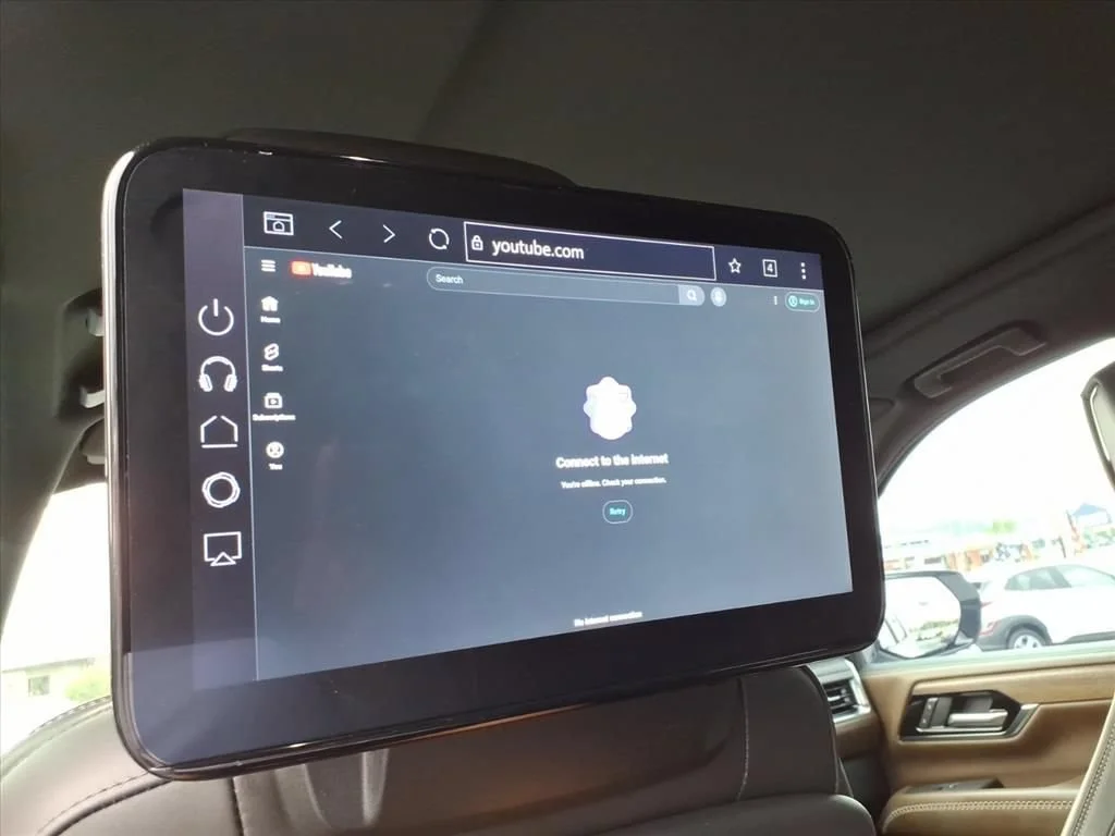 Used 2025 Summit White GMC Denali Ultimate image 27