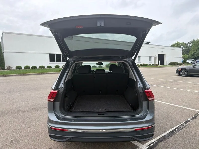 Certified Used 2024  Volkswagen 2.0T SE image 9