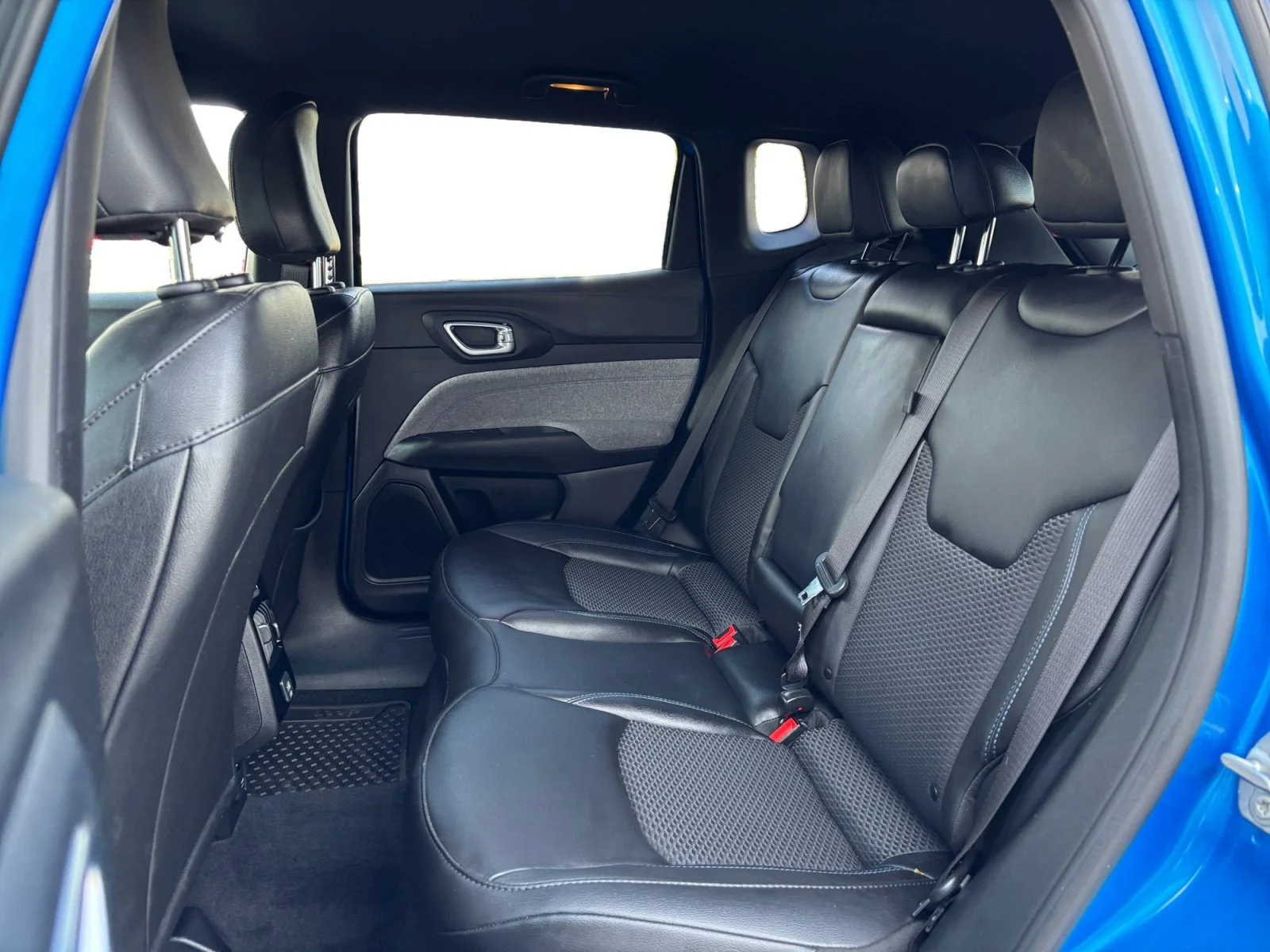 Used 2025 Blue Jeep North image 16