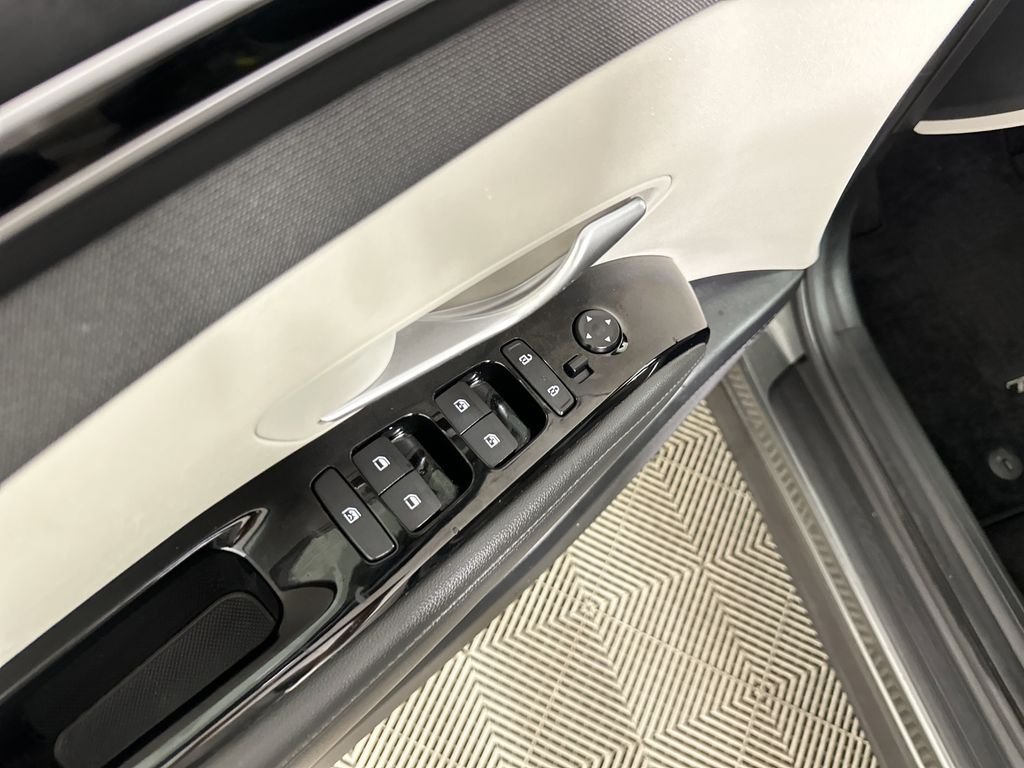 2022 Hyundai Tucson Limited - Photo 17